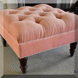 F17. Tufted ottoman. 16” x 24” x 24” 
